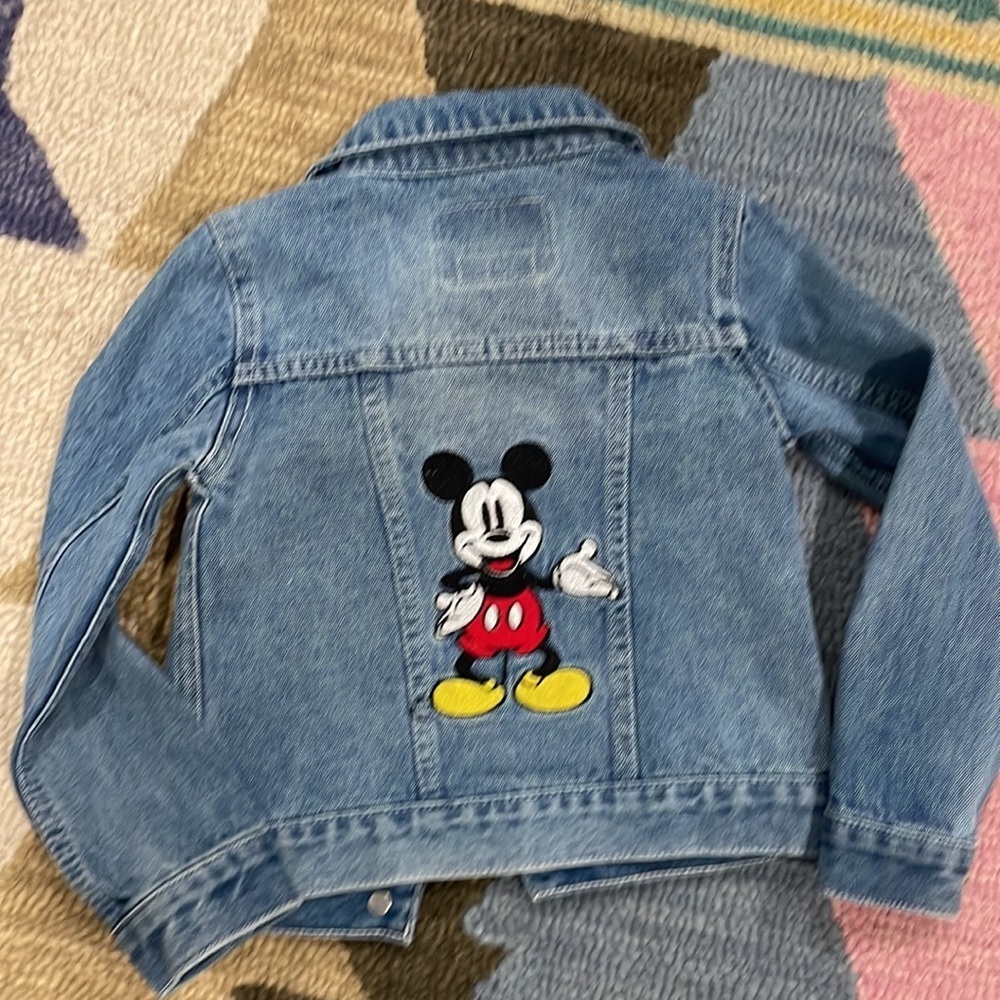 LEVI’S MICKEY MOUSE EMBROIDERED TRUCKER JACKET